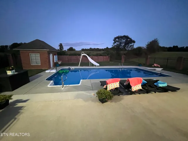 $789,900 | 164 Ashley Court, Speedwell, TN 37870