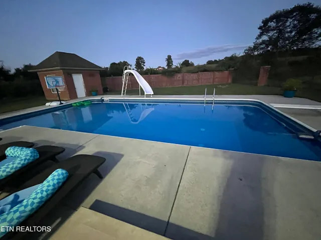 $789,900 | 164 Ashley Court, Speedwell, TN 37870