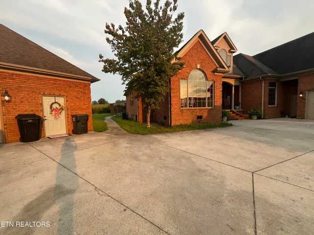 $789,900 | 164 Ashley Court, Speedwell, TN 37870