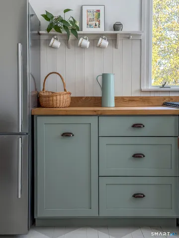 $585,000 | 84 Hoyts Hill, Bethel, CT 06801