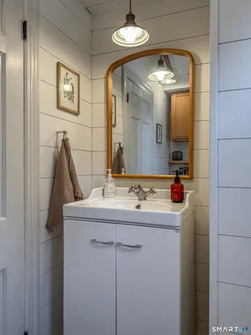 $585,000 | 84 Hoyts Hill, Bethel, CT 06801