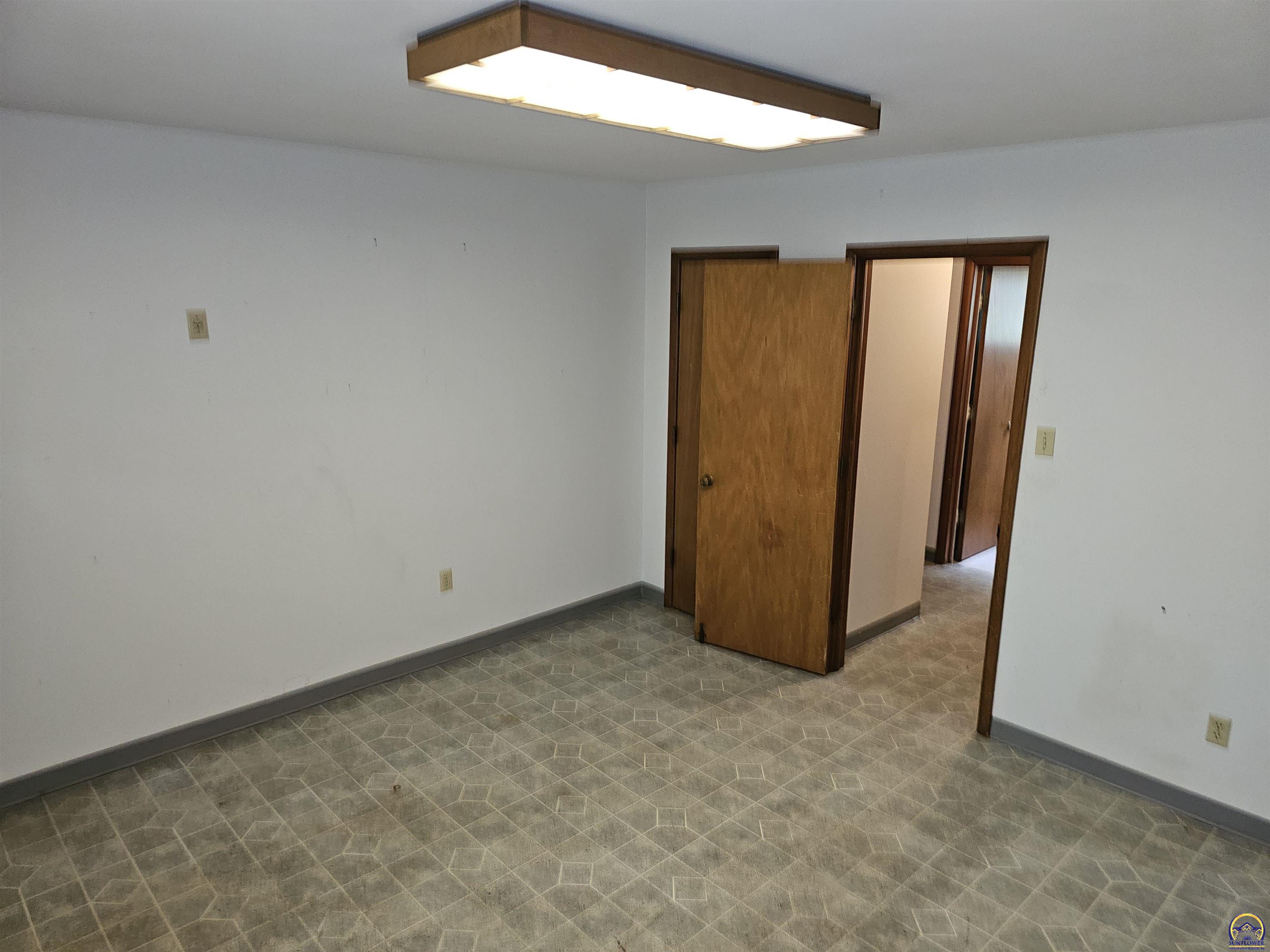 3205 Northwest Rochester Road Topeka, KS 66617 - Photo 24 of 52