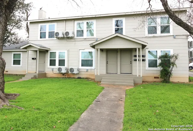 $1,350 | 630 South Guenther Avenue, Unit 4, New Braunfels, TX 78130