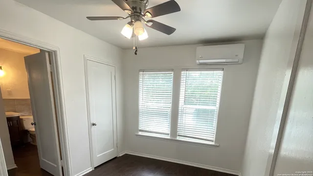 $1,350 | 630 South Guenther Avenue, Unit 4, New Braunfels, TX 78130