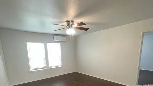 $1,350 | 630 South Guenther Avenue, Unit 4, New Braunfels, TX 78130