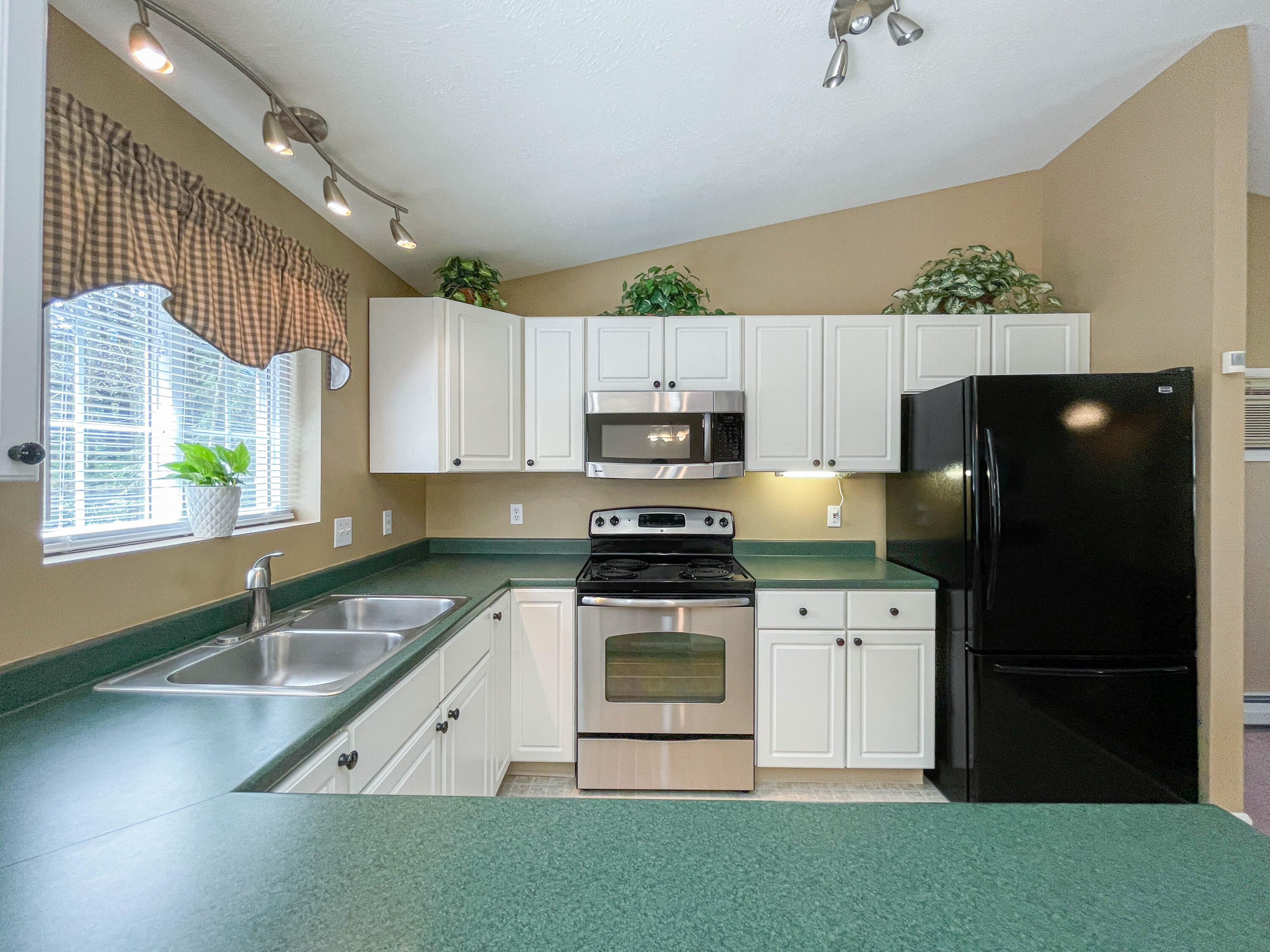 1220 Bridgton Road Westbrook, ME 04092 - Photo 11 of 50 1220 Bridgton Rd Westbrook -19