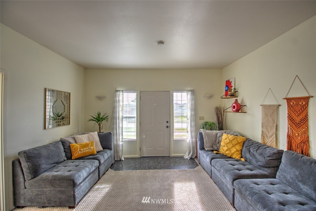 142 Southwest 9th Street Chehalis, WA 98532 - Photo 4 of 31 Gallery Image 4