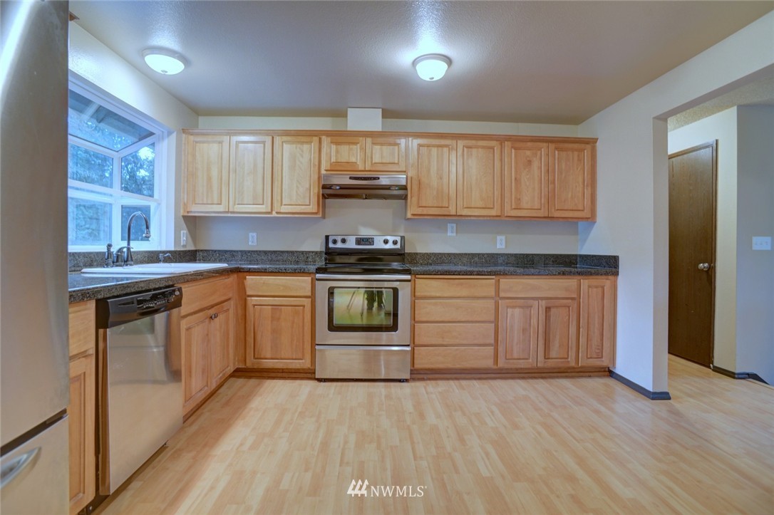 2214 172nd Place Southeast Bothell, WA 98012 - Photo 3 of 9 Gallery Image 3