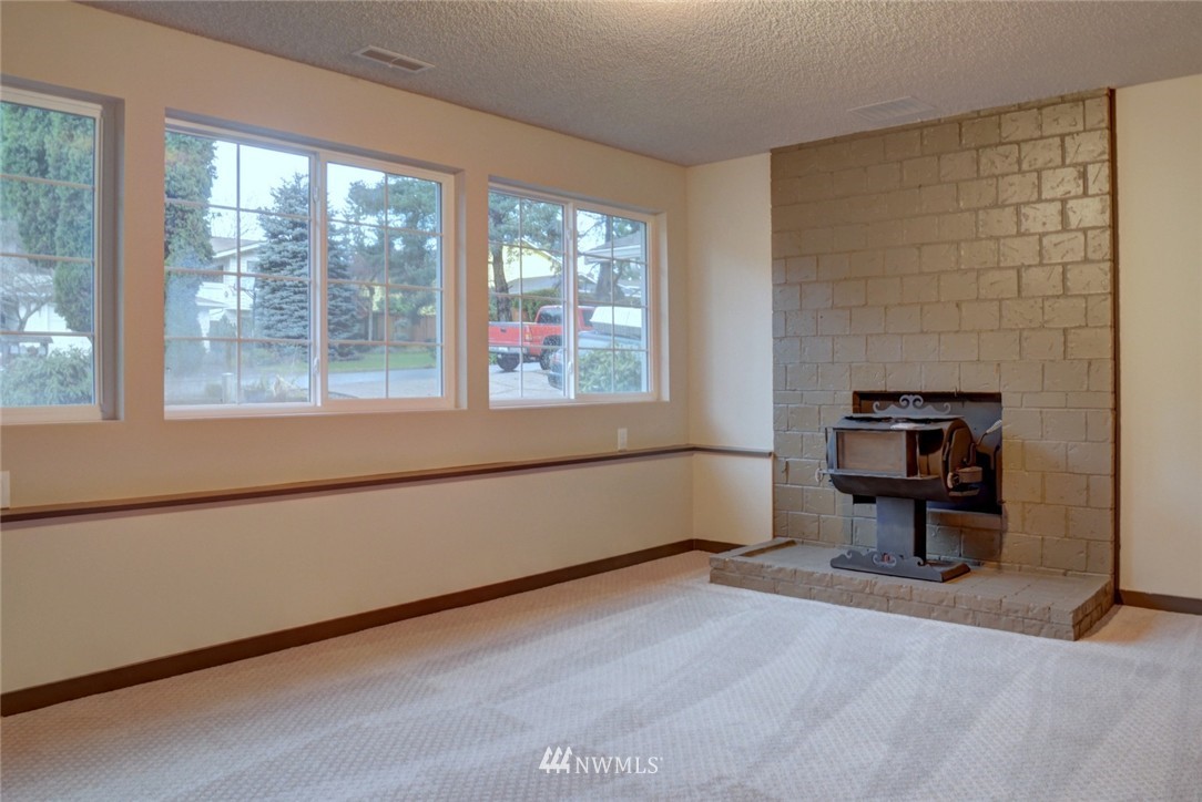 2214 172nd Place Southeast Bothell, WA 98012 - Photo 7 of 9 Gallery Image 7