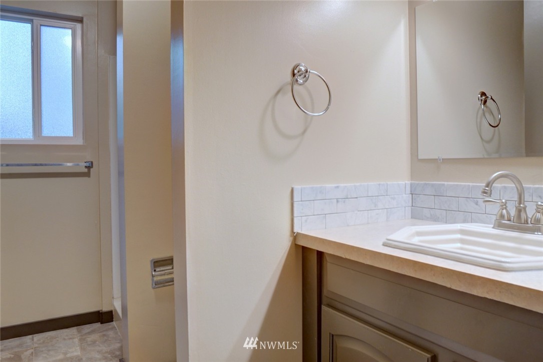 2214 172nd Place Southeast Bothell, WA 98012 - Photo 8 of 9 Gallery Image 8