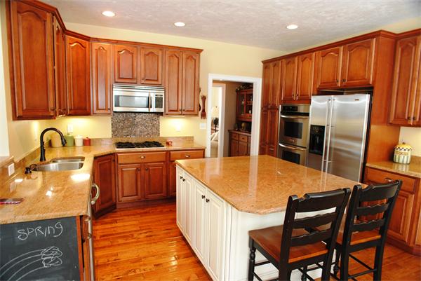 28 Zina Road Hudson, MA 01749 - Photo 4 of 26