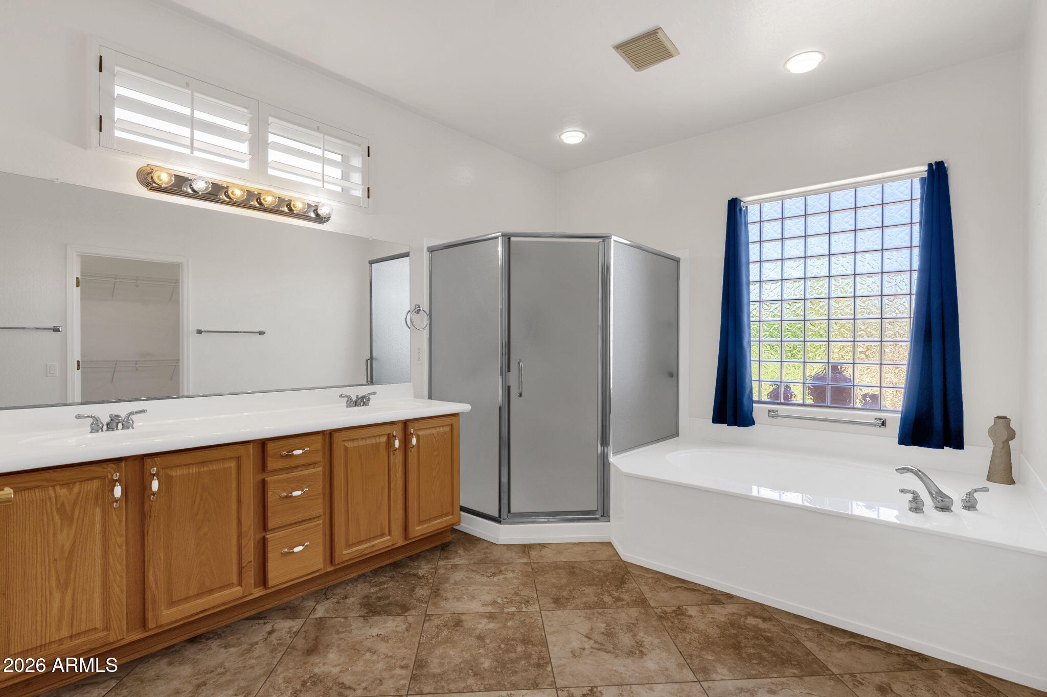 19926 North Cres Way Surprise, AZ 85374 - Photo 20 of 34 Primary bathroom