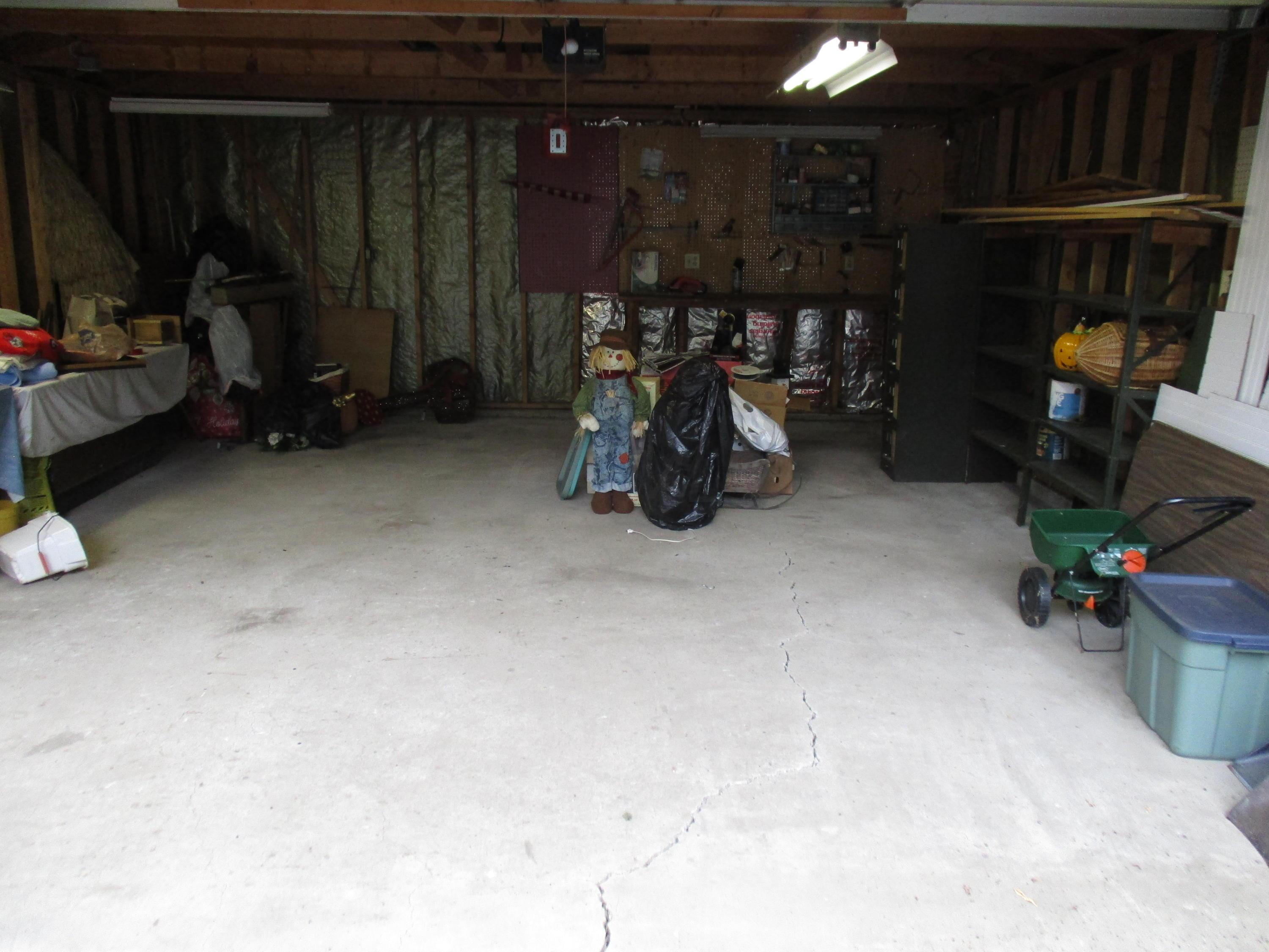 2004 Brookfield Road Columbus, OH 43229 - Photo 4 of 26 Gallery Image 4