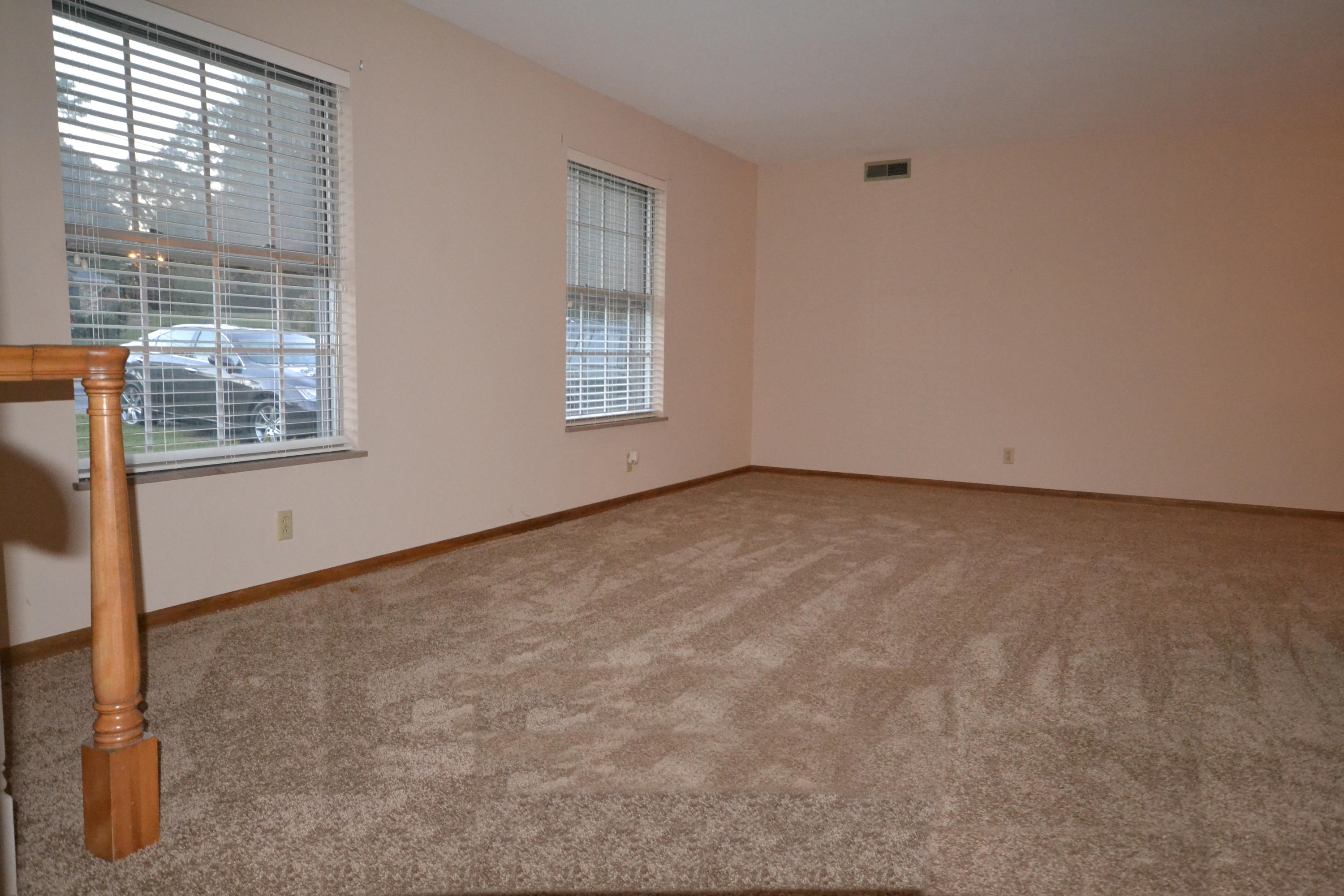 3734 Cherrylog Road Knoxville, TN 37921 - Photo 4 of 25 Living Rm