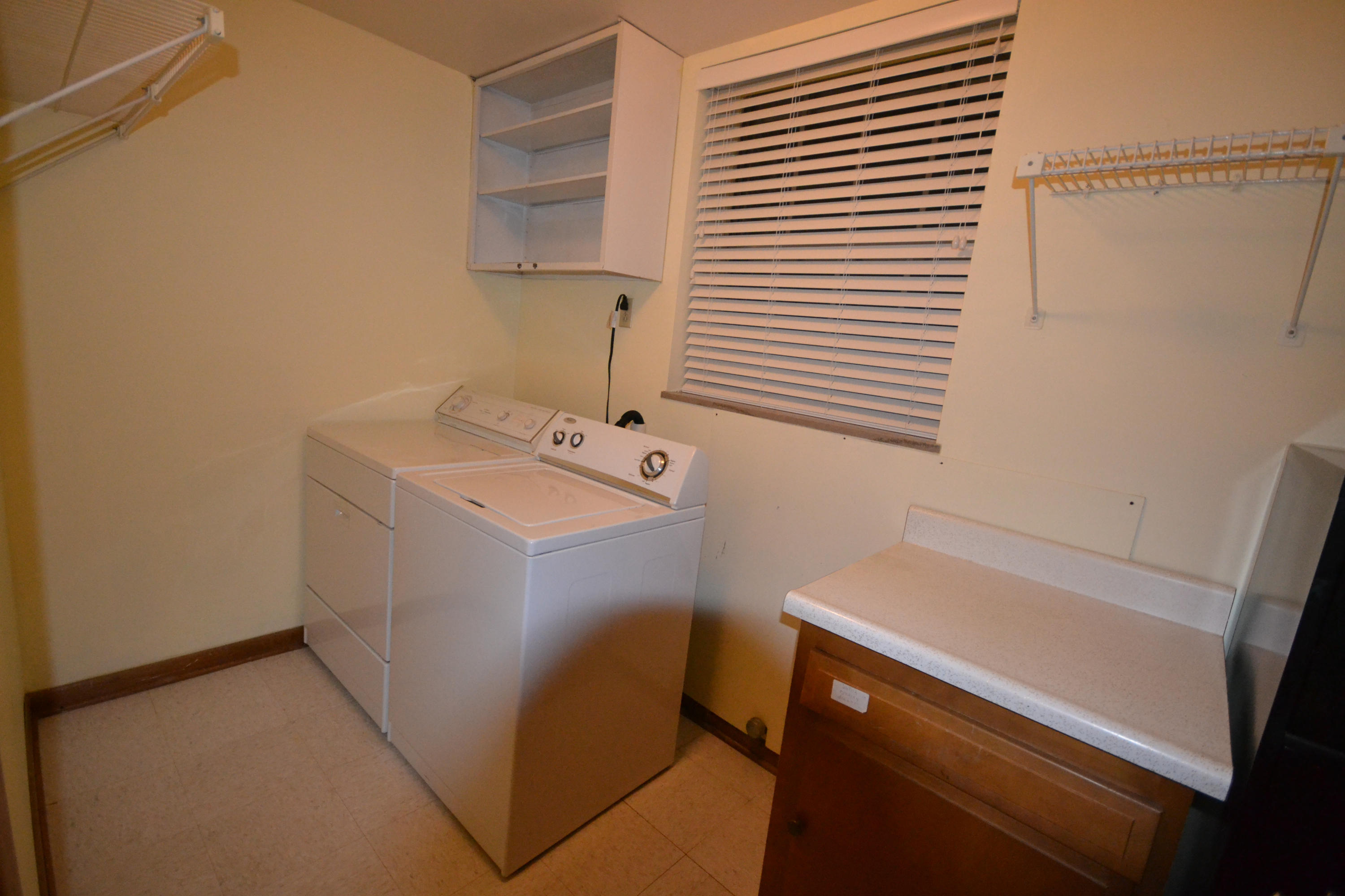 3734 Cherrylog Road Knoxville, TN 37921 - Photo 7 of 25 Laundry room