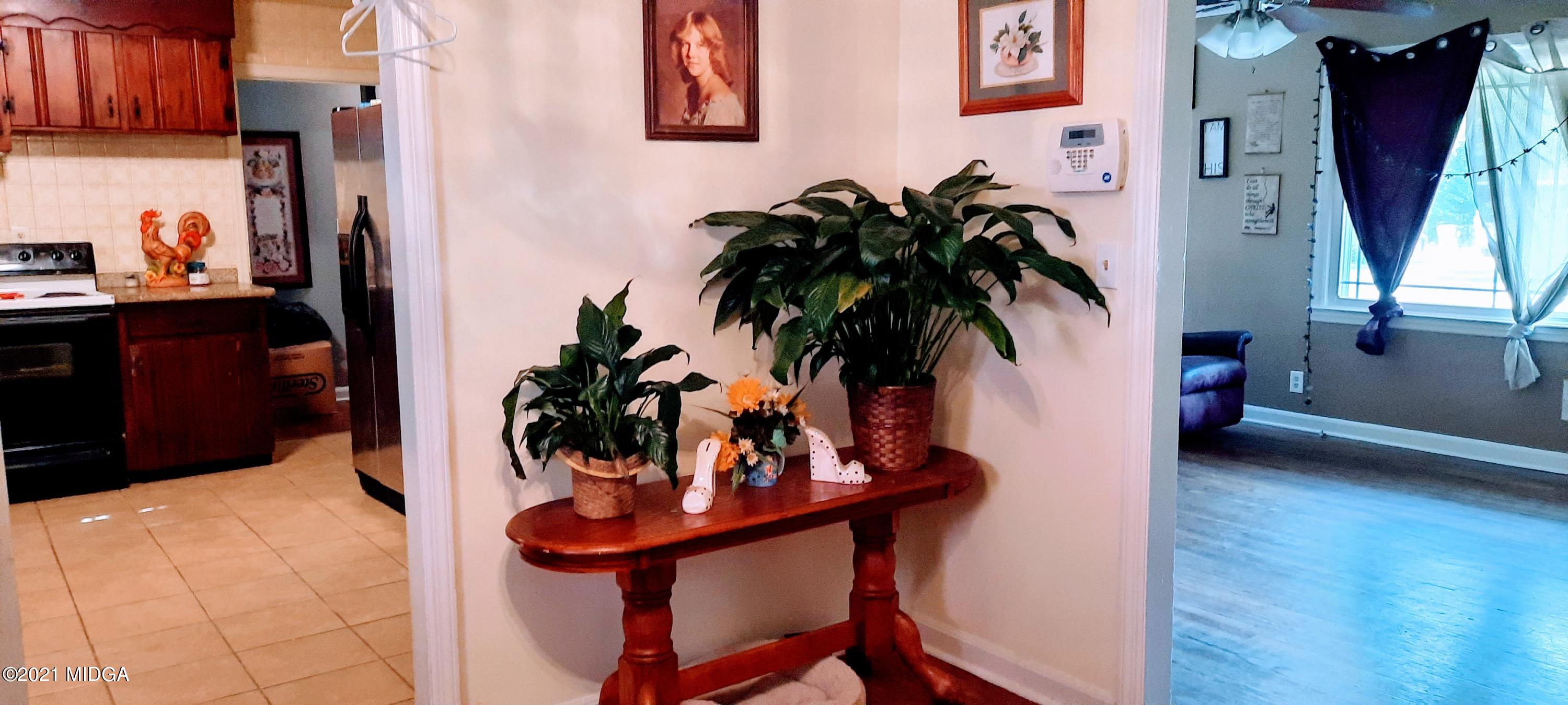 627 North Briarcliff Road Warner Robins, GA 31088 - Photo 2 of 8 original_03f9986e-8033-4454-9cd9-19a9804