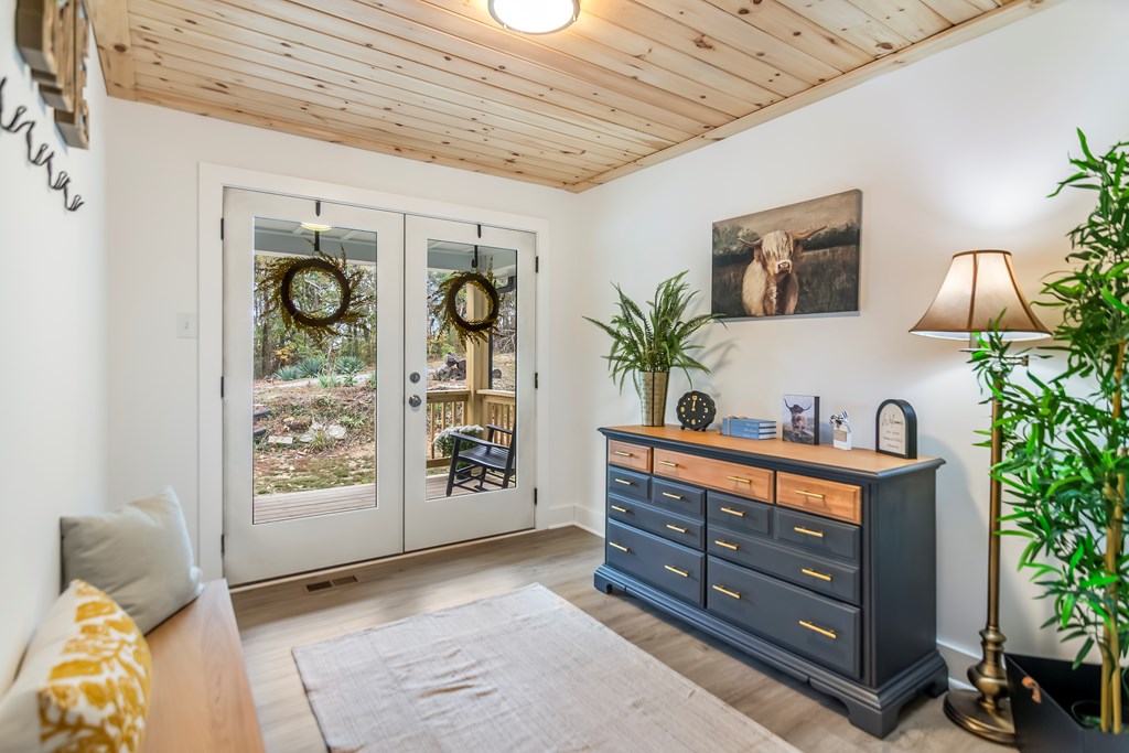 587 Oak Trace East Jasper, GA 30143 - Photo 2 of 47 a view of room with window and furniture