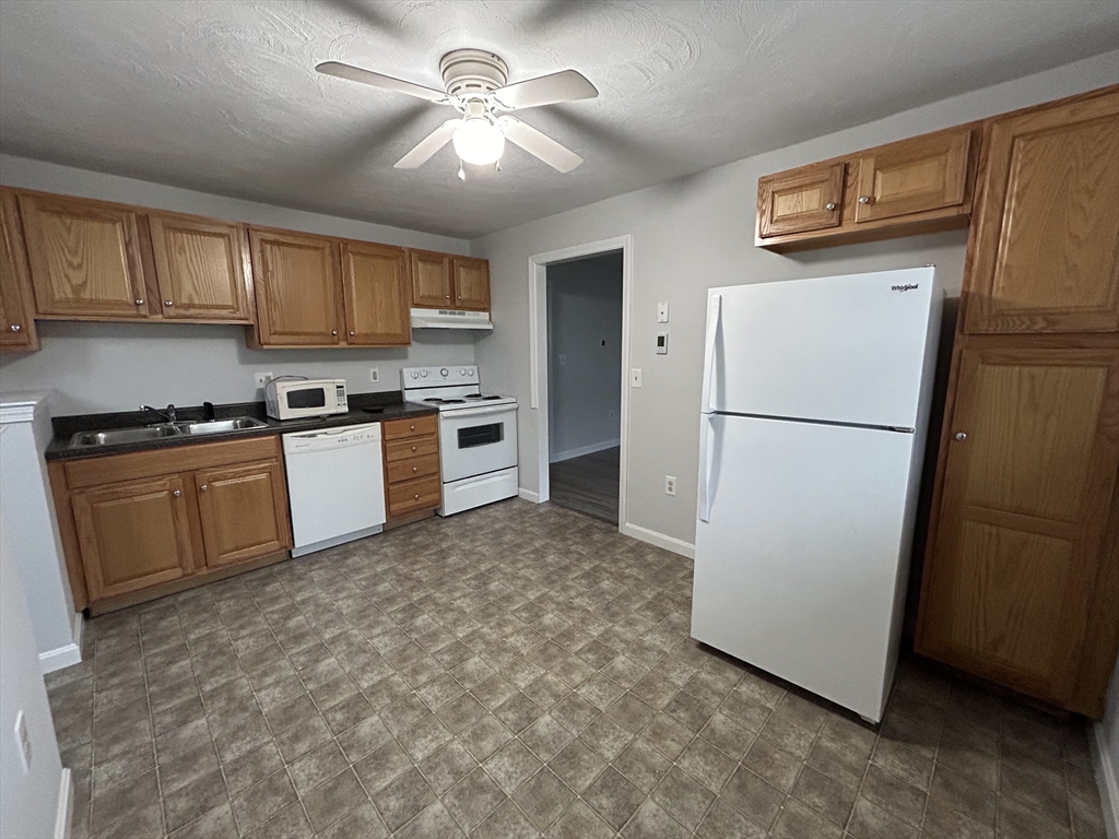 60 Phillips Street, Unit 23 Attleboro, MA 02703 - Photo 7 of 9