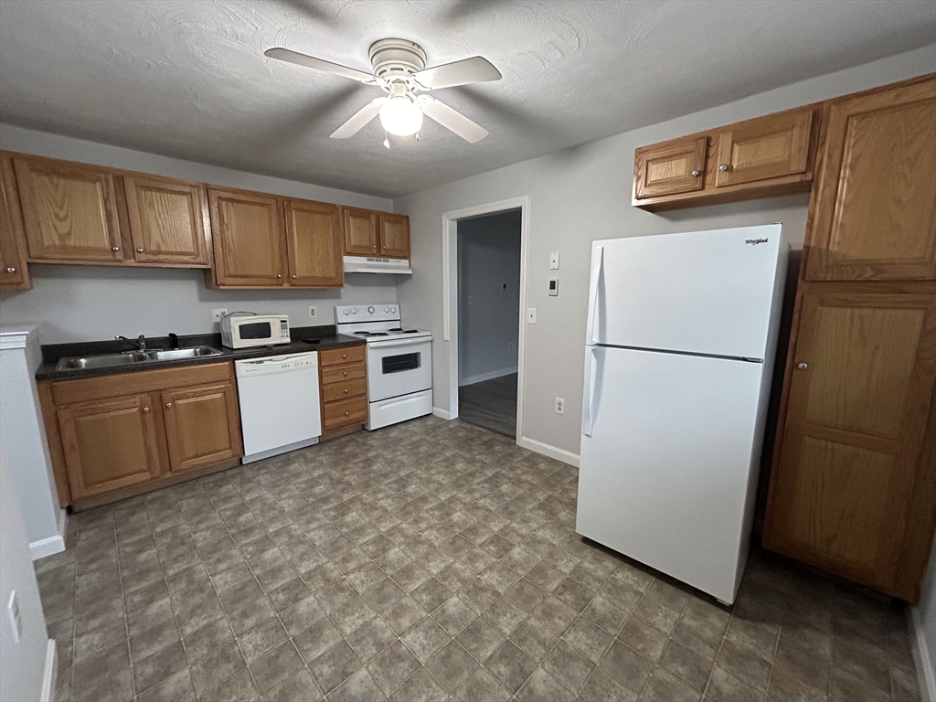 60 Phillips Street, Unit 23 Attleboro, MA 02703 - Photo 8 of 9