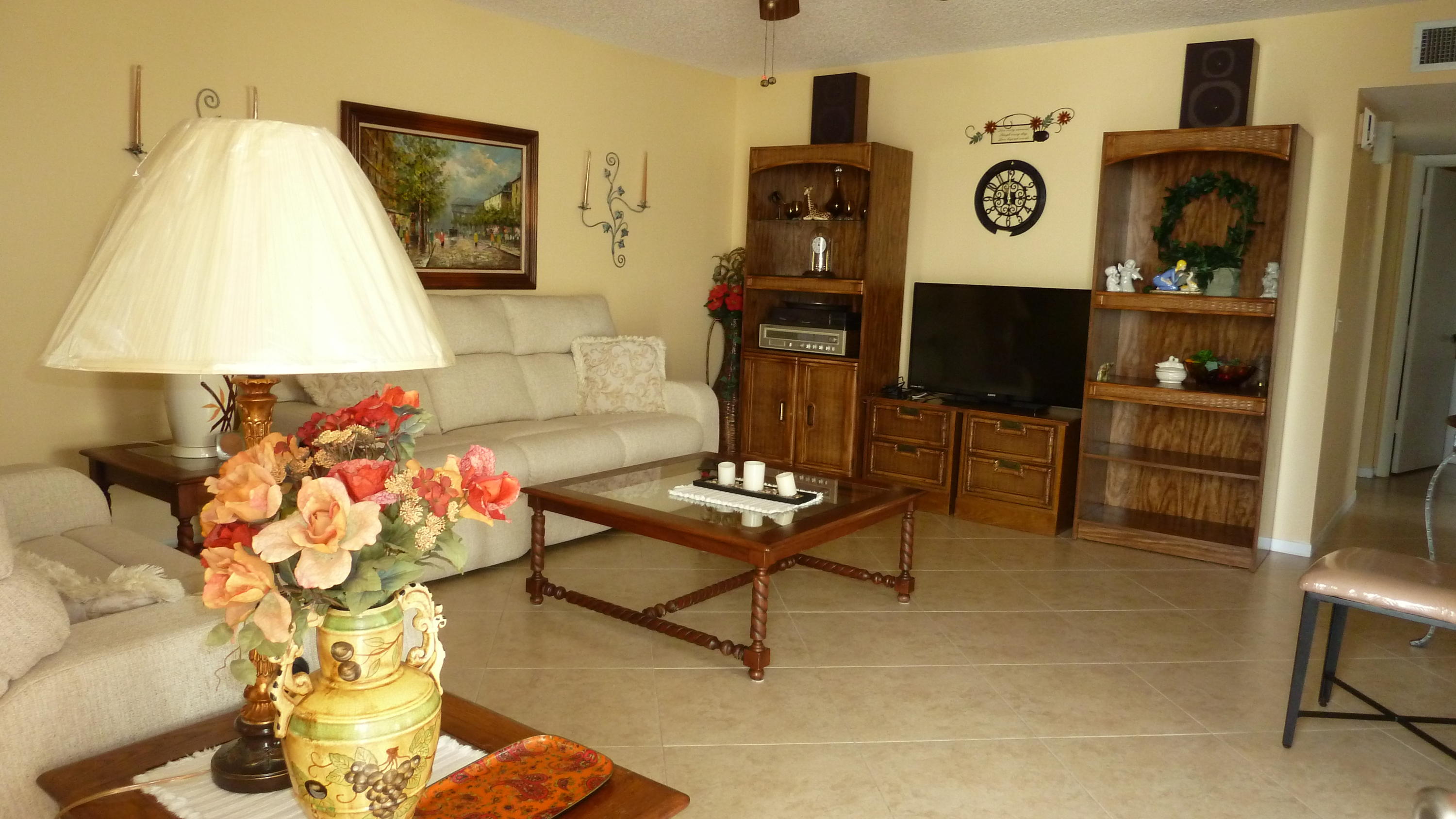 710 Normandy Lane Delray Beach, FL 33484 - Photo 19 of 25 Lvngrom