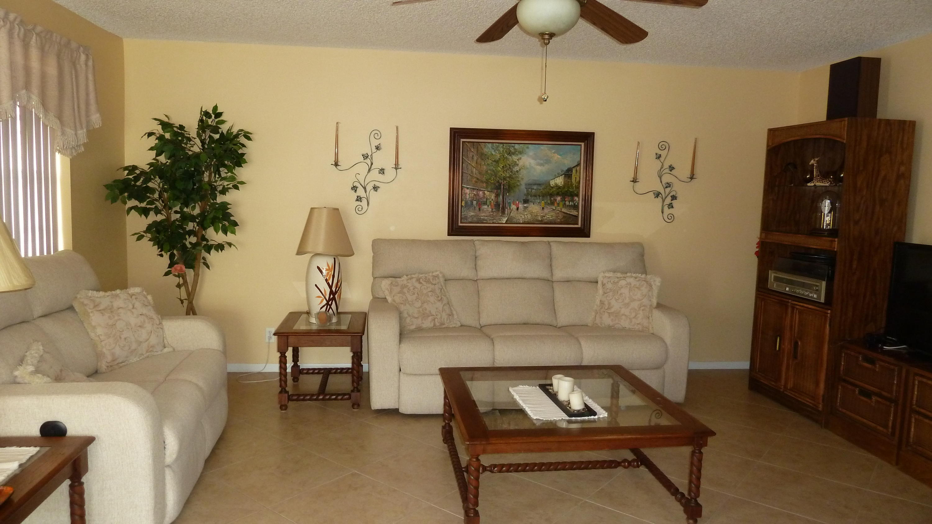 710 Normandy Lane Delray Beach, FL 33484 - Photo 2 of 25 Living Room