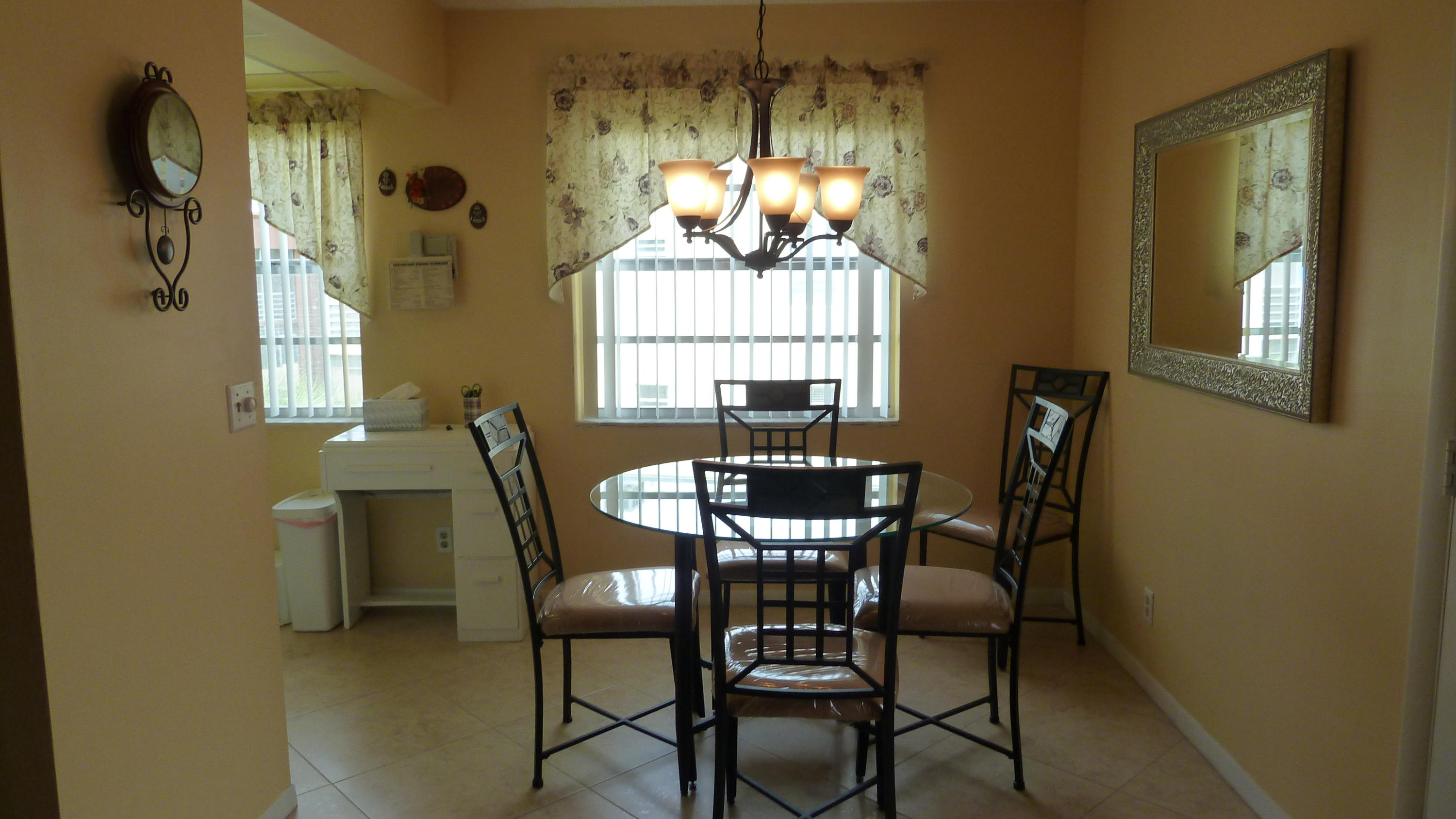 710 Normandy Lane Delray Beach, FL 33484 - Photo 4 of 25 Dining Area