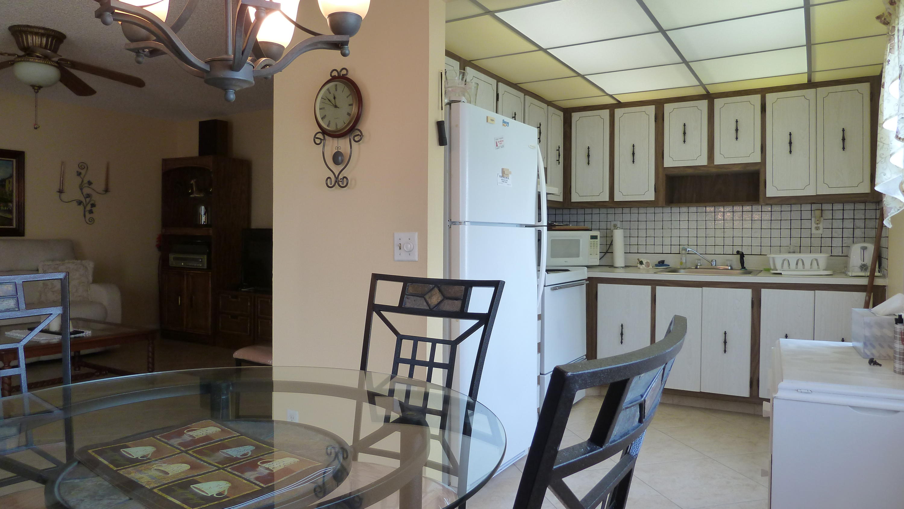 710 Normandy Lane Delray Beach, FL 33484 - Photo 5 of 25 Kitchen