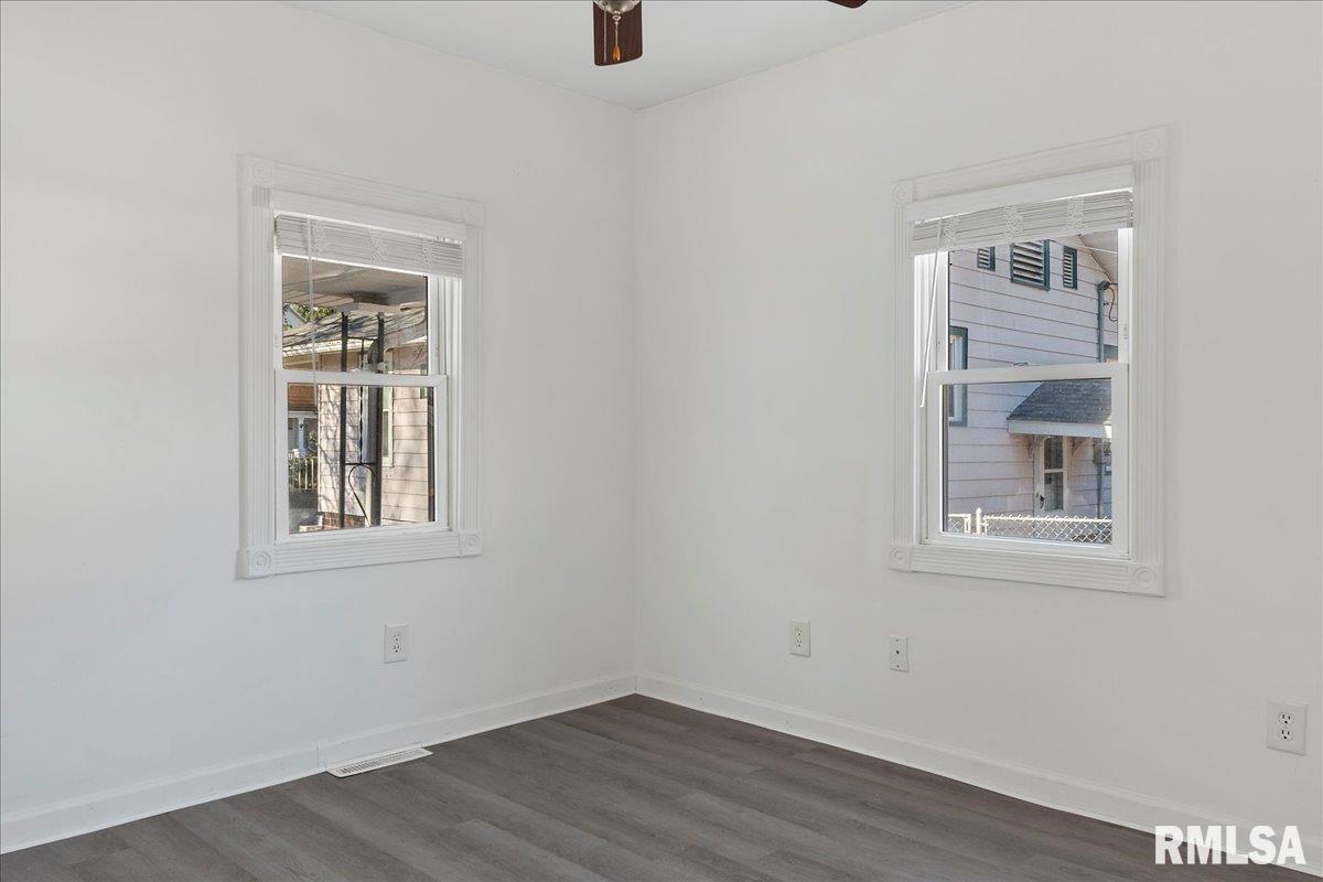 2424 South 10th Street Springfield, IL 62703 - Photo 16 of 27