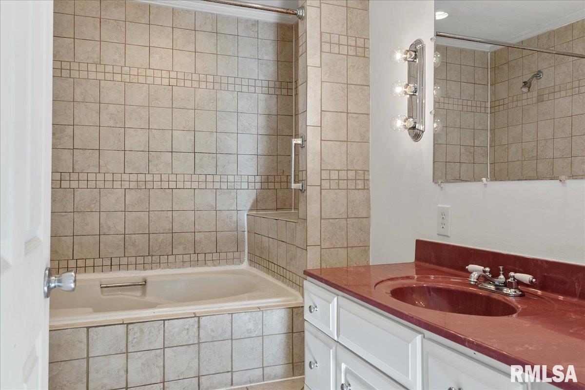 2424 South 10th Street Springfield, IL 62703 - Photo 18 of 27