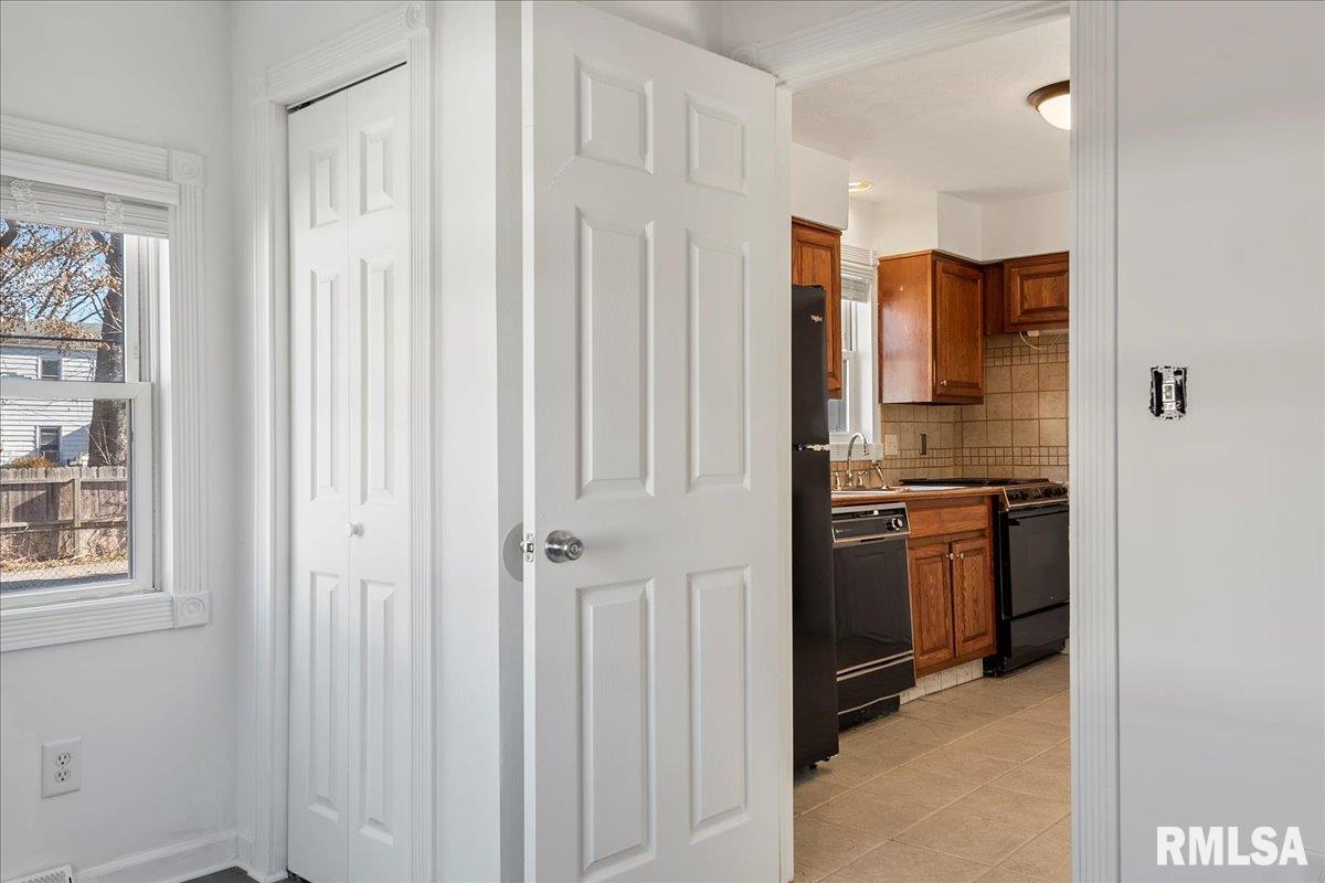 2424 South 10th Street Springfield, IL 62703 - Photo 21 of 27