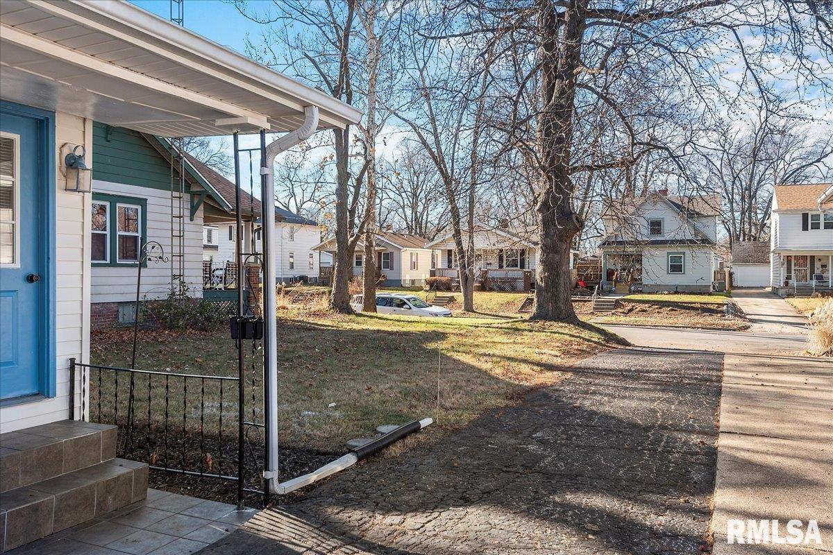 2424 South 10th Street Springfield, IL 62703 - Photo 3 of 27