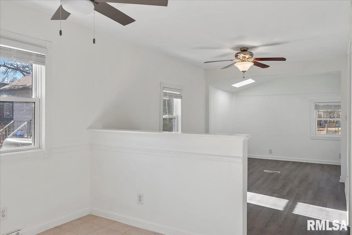 2424 South 10th Street Springfield, IL 62703 - Photo 10 of 27
