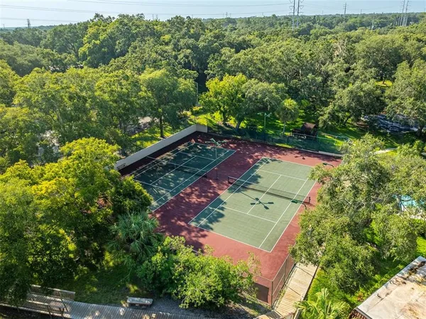 a view of yard with green space