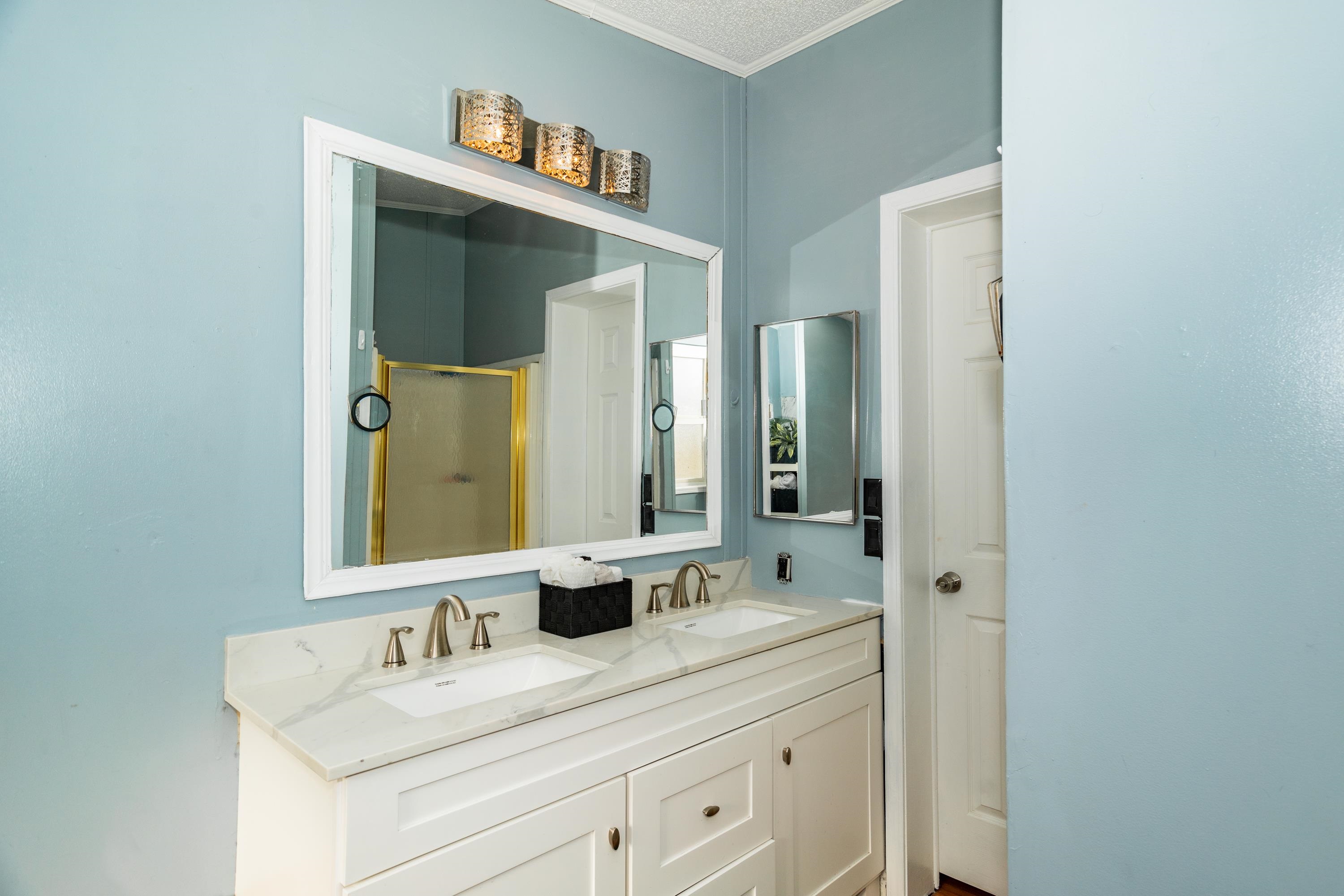 424 32 Road, Unit 265 Clifton, CO 81520 - Photo 11 of 21 a bathroom with a sink and a mirror