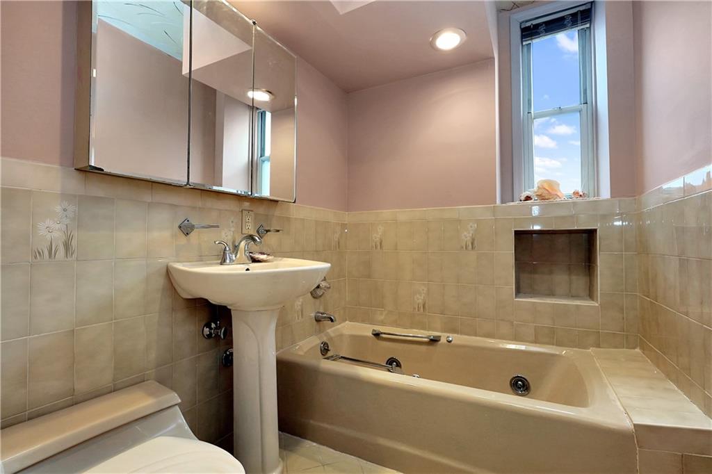 8701 Shore Road, Unit 440 Brooklyn, NY 11209 - Photo 11 of 24 Gallery Image 11