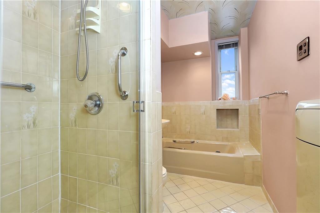8701 Shore Road, Unit 440 Brooklyn, NY 11209 - Photo 10 of 24 Gallery Image 10