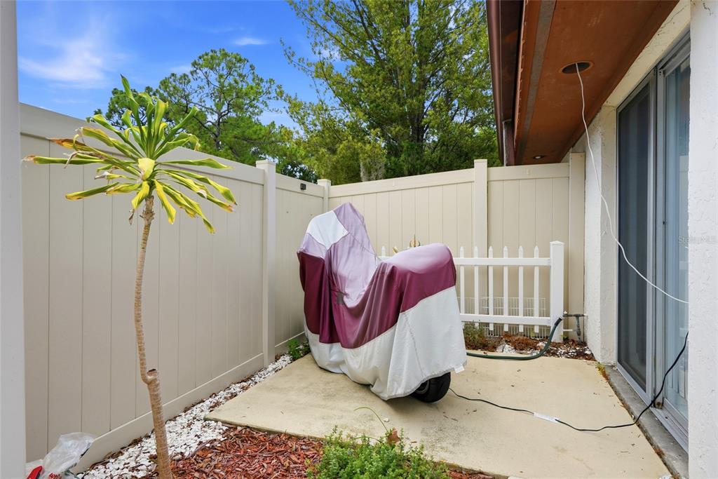 2062 Sunset Point Road, Unit 64 Clearwater, FL 33765 - Photo 10 of 46