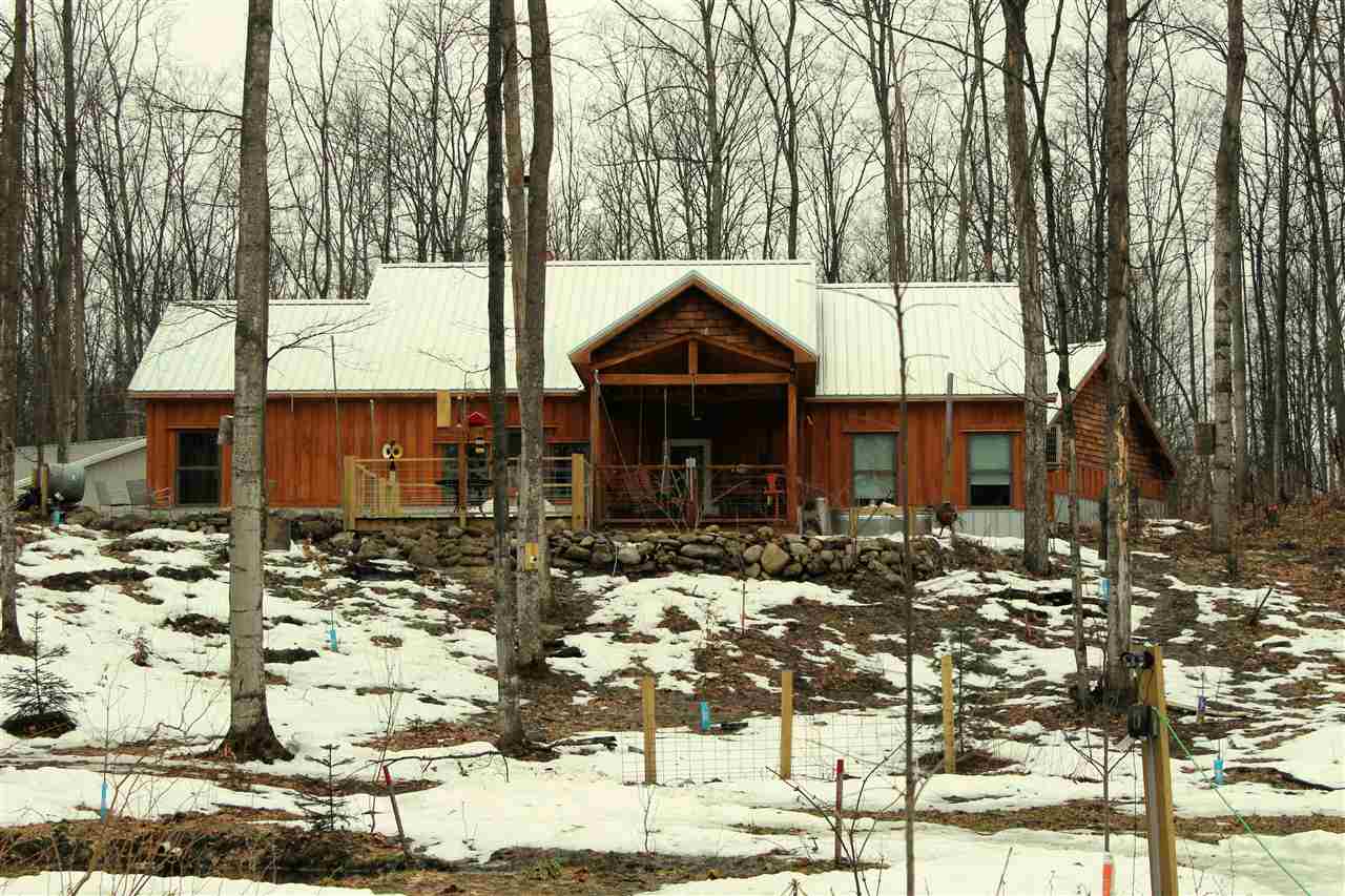 2158 North Jacobson Road Suttons Bay, MI 49682 - Photo 4 of 38 1884967-3.JPG