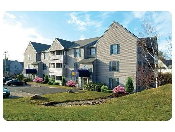 $1,810 | 131 Eastern Avenue, Unit 302, Manchester, NH 03104