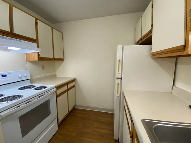 $1,810 | 131 Eastern Avenue, Unit 302, Manchester, NH 03104