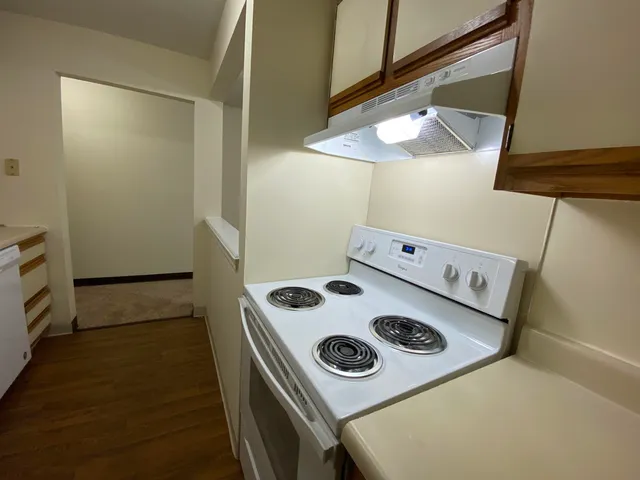 $1,810 | 131 Eastern Avenue, Unit 302, Manchester, NH 03104