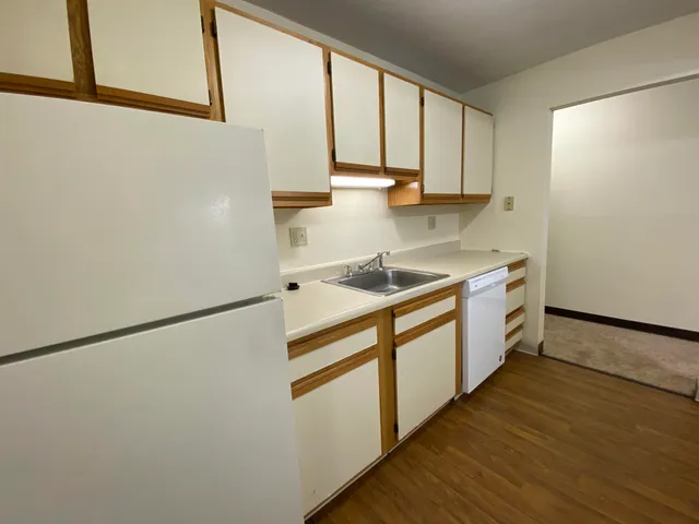 $1,810 | 131 Eastern Avenue, Unit 302, Manchester, NH 03104