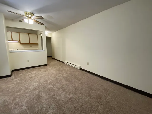 $1,810 | 131 Eastern Avenue, Unit 302, Manchester, NH 03104