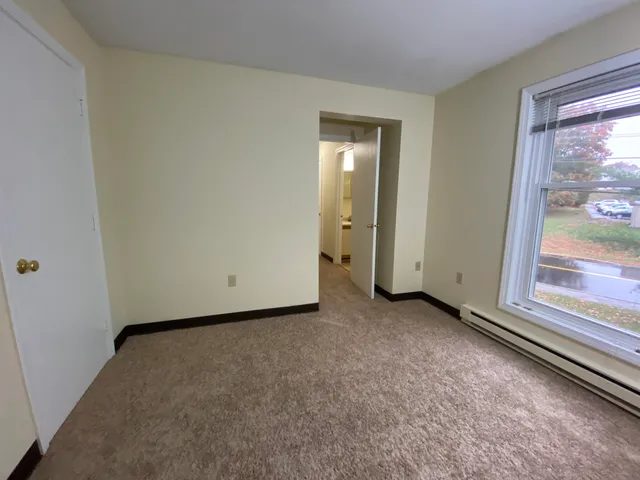 $1,810 | 131 Eastern Avenue, Unit 302, Manchester, NH 03104