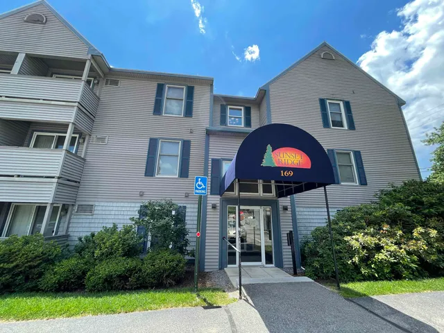$1,810 | 131 Eastern Avenue, Unit 302, Manchester, NH 03104