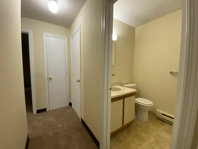 $1,810 | 131 Eastern Avenue, Unit 302, Manchester, NH 03104