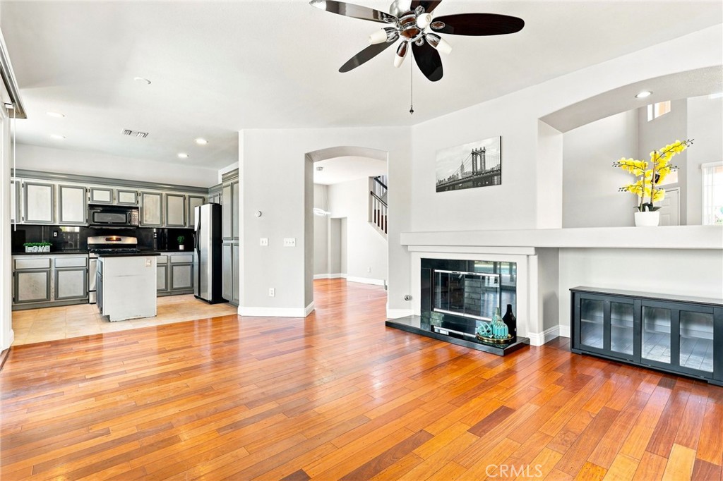 17892 Spring Hill Way Riverside, CA 92503 - Photo 20 of 46 Family Room
