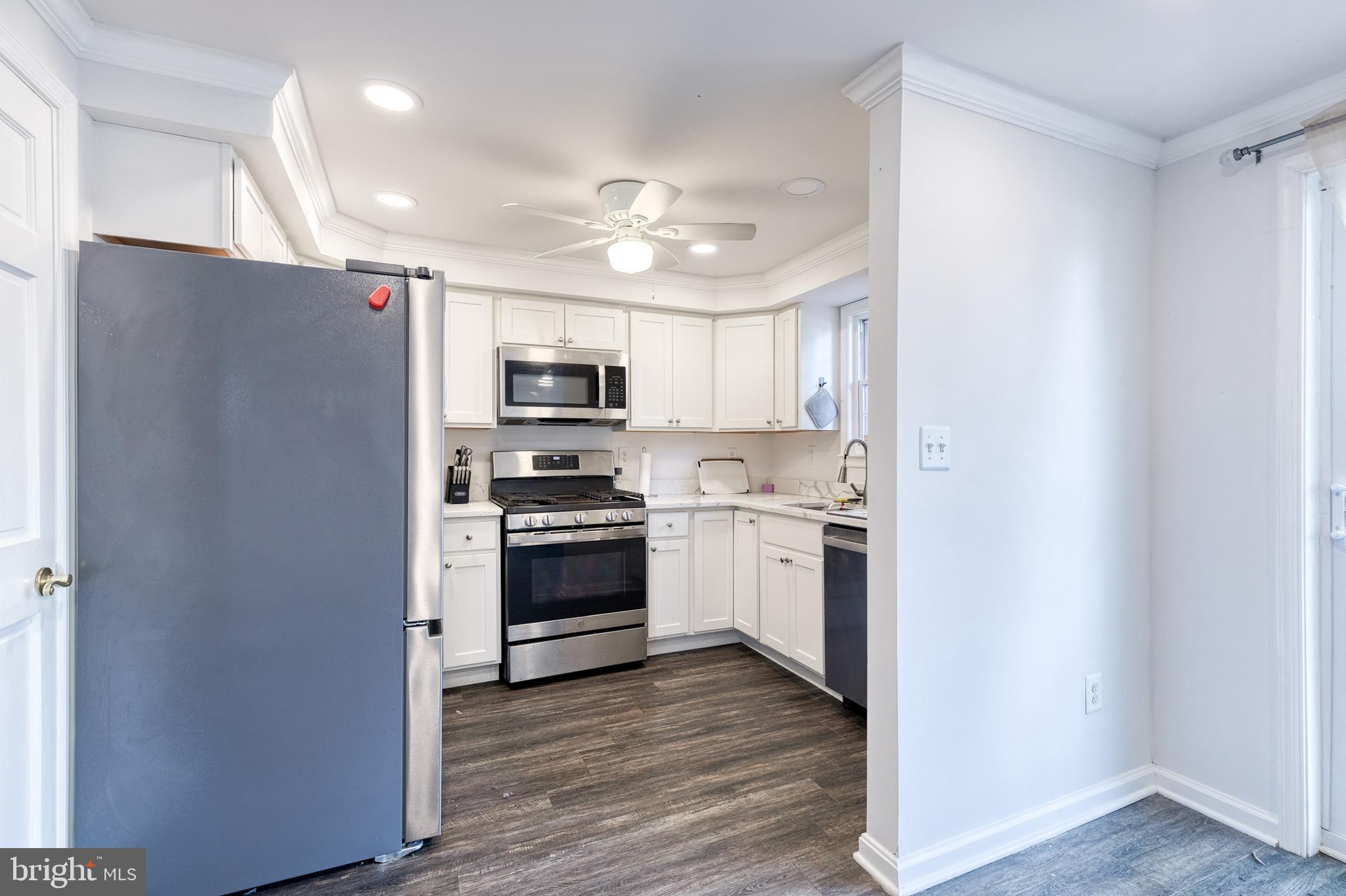 958 Middleborough Road Essex, MD 21221 - Photo 13 of 23