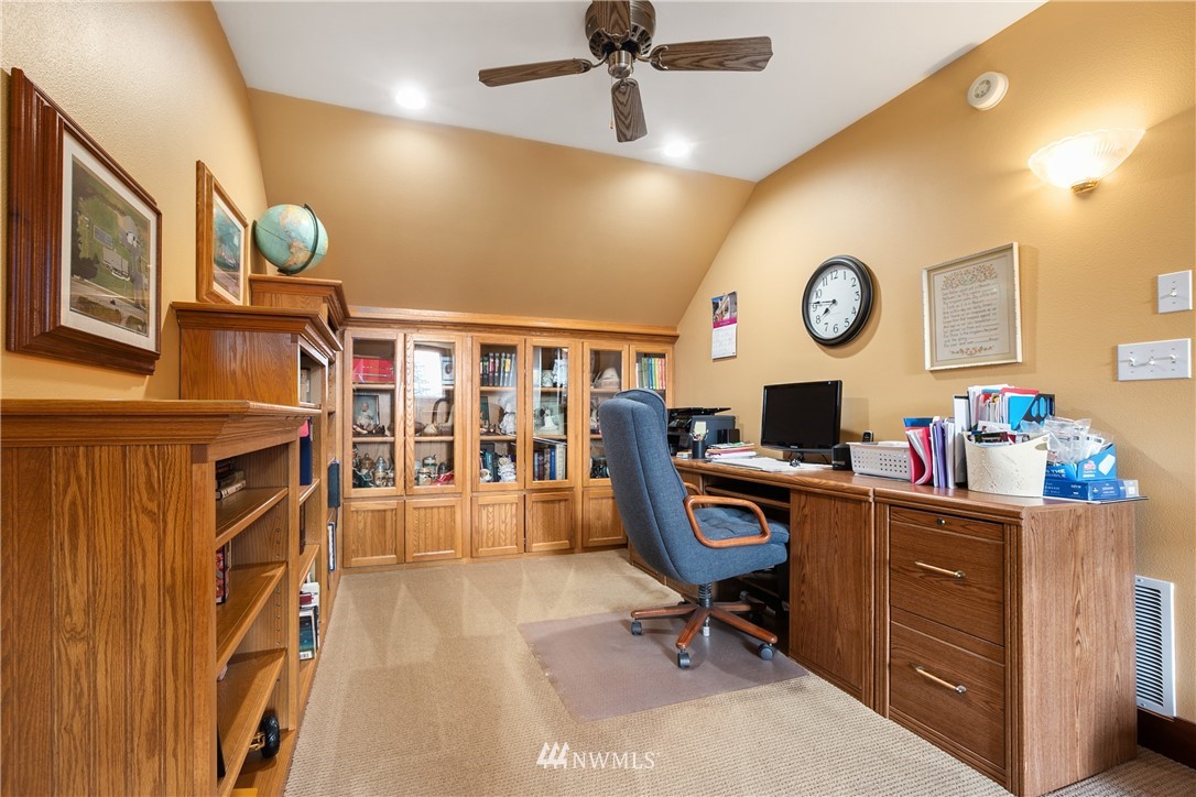 810 East Wiser Lake Road Lynden, WA 98264 - Photo 29 of 40 a view of a workspace
