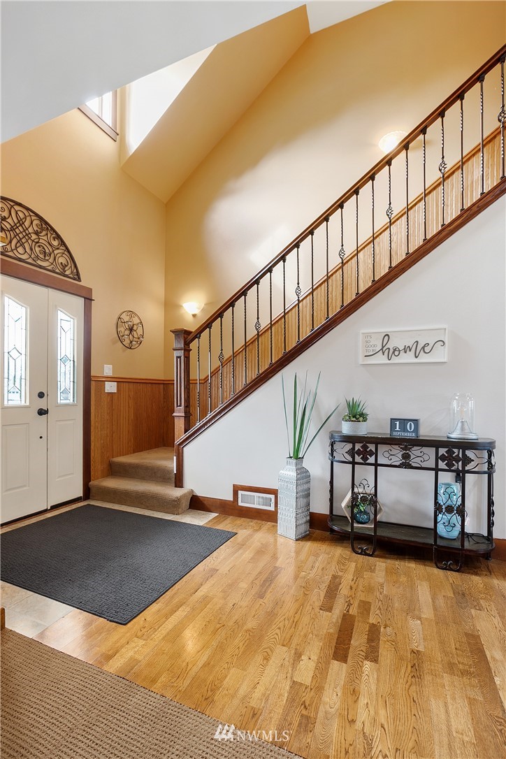 810 East Wiser Lake Road Lynden, WA 98264 - Photo 4 of 40 a view of staircase with a rug